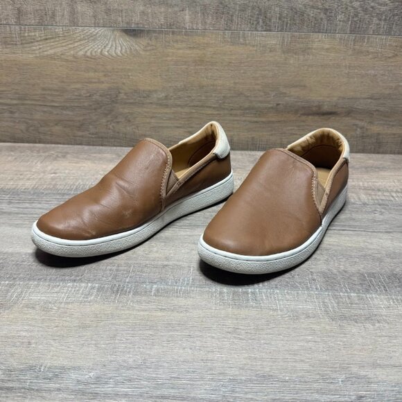 Ugg CAS Tan Leather Slip On Sneaker Women's Size 9 - Picture 1 of 7